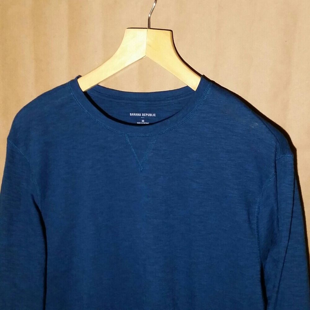 BANANA REPUBLIC LONG SLEEVE  TSHIRT | Medium M |